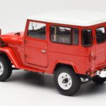 Toyota Land Cruiser FJ40 Van Sarkans Kyosho 1:18 - image 7 of 8