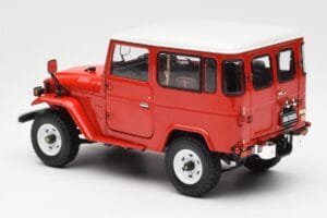 Toyota Land Cruiser FJ40 Van Sarkans Kyosho 1:18 08971R Metāls — attēls 7 no 8
