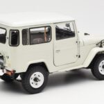 Toyota Land Cruiser FJ40 Van Balts Kyosho 1:18 - image 3 of 8