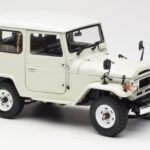Toyota Land Cruiser FJ40 Van Balts Kyosho 1:18 - image 6 of 8
