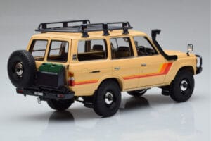 Toyota Land Cruiser 60 Bēšs Ar Papildu Detaļām Kyosho 1:18 08956XBE Metāls — attēls 3 no 12