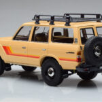 Toyota Land Cruiser 60 Bēšs Ar Papildu Detaļām Kyosho 1:18 - image 6 of 12