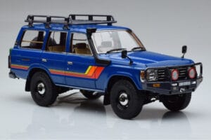 Toyota Land Cruiser 60 Zils Ar Papildu Detaļām Kyosho 1:18 08956XBL Metāls — attēls 5 no 11