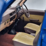 Toyota Land Cruiser 60 Zils Ar Papildu Detaļām Kyosho 1:18 - image 10 of 11