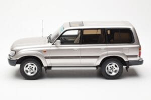 Toyota Land Cruiser HDJ80 Bēšs Metaliks Otto 1:18 OT438 Sveķi — attēls 3 no 6