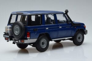 Toyota Land Cruiser J76 Zils Almost Real 1:18 870101 Metāls — attēls 3 no 7