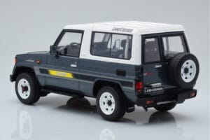 Toyota Land Cruiser LJ73 Pelēks Otto 1:18 OT437 Sveķi — attēls 5 no 6