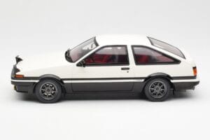 Toyota Sprinter Trueno AE86 Balts Otto 1:18 OT444B Sveķi — attēls 3 no 6
