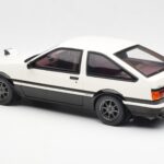 Toyota Sprinter Trueno AE86 Balts Otto 1:18 - image 5 of 6
