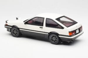 Toyota Sprinter Trueno AE86 Balts Otto 1:18 OT444B Sveķi — attēls 5 no 6
