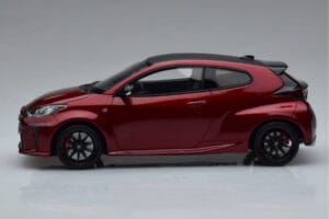 Toyota GR Yaris Sarkans Otto 1:18 OT1003 Sveķi — attēls 3 no 6