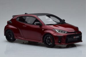 Toyota GR Yaris Sarkans Otto 1:18 OT1003 Sveķi — attēls 4 no 6