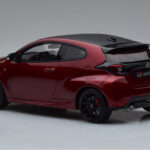 Toyota GR Yaris Sarkans Otto 1:18 - image 5 of 6