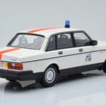Volvo 240 GL Policija Beļģija Minichamps 1:18 - image 2 of 6