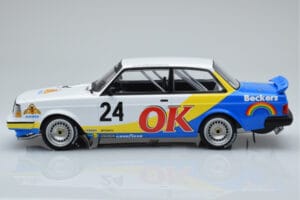 Volvo 240 Turbo Beckers #24 P.G. Andersson Nurburgring 1985 IXO 1:18 18RMC105A Metāls — attēls 3 no 6
