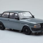 Volvo 240 Turbo Pelēks IXO 1:18 - image 4 of 6