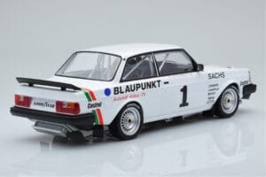 Volvo 240 Turbo IPS Racing Blaupunkt #1 P. Stureson DTM Zolder 1986 IXO 1:18 18RMC106 Metāls — attēls 2 no 6