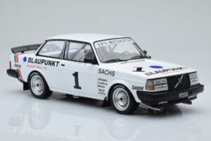 Volvo 240 Turbo IPS Racing Blaupunkt #1 P. Stureson DTM Zolder 1986 IXO 1:18 18RMC106 Metāls — attēls 4 no 6