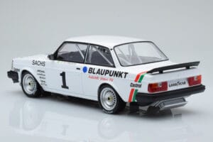 Volvo 240 Turbo IPS Racing Blaupunkt #1 P. Stureson DTM Zolder 1986 IXO 1:18 18RMC106 Metāls — attēls 5 no 6