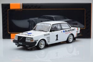 Volvo 240 Turbo IPS Racing Blaupunkt #1 P. Stureson DTM Zolder 1986 IXO 1:18 18RMC106 Metāls — attēls 6 no 6