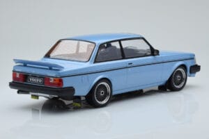 Volvo 240 Turbo Gaiši Zils IXO 1:18 18MCC090 Metāls — attēls 2 no 6
