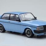 Volvo 240 Turbo Gaiši Zils IXO 1:18 - image 4 of 6