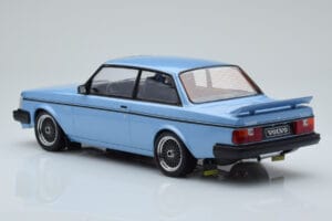 Volvo 240 Turbo Gaiši Zils IXO 1:18 18MCC090 Metāls — attēls 5 no 6