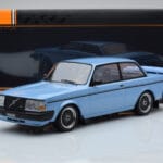 Volvo 240 Turbo Gaiši Zils IXO 1:18 - image 6 of 6