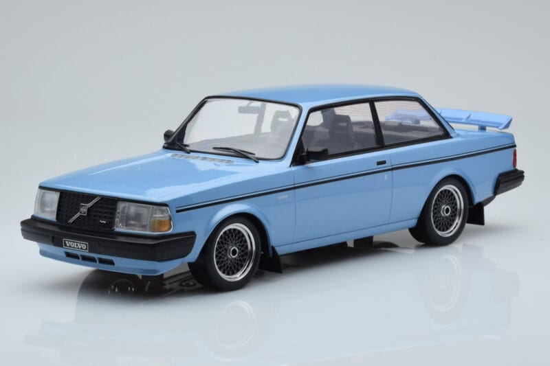 Volvo 240 Turbo Gaiši Zils IXO 1:18