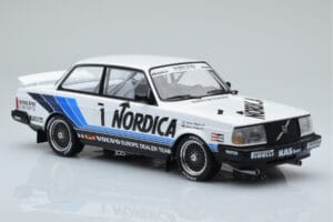 Volvo 240 Turbo Nordica #1 J. Cecotto / A. Olafsson ETCC Brno 1986 IXO 1:18 18RMC087 Metāls — attēls 4 no 6