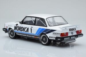 Volvo 240 Turbo Nordica #1 J. Cecotto / A. Olafsson ETCC Brno 1986 IXO 1:18 18RMC087 Metāls — attēls 5 no 6