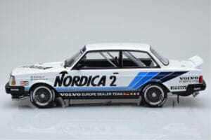 Volvo 240 Turbo Nordica #2 U. Granberg / T. Lindstrom ETCC Brno 1986 IXO 1:18 18RMC088 Metāls — attēls 3 no 6