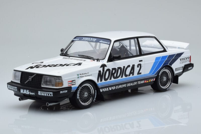 Volvo 240 Turbo Nordica #2 U. Granberg / T. Lindstrom ETCC Brno 1986 IXO 1:18