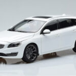 Volvo V60 D3 Crystal Balts FAW 1:18