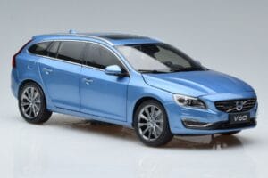 Volvo V60 D3 Power Zils FAW 1:18 9430839 Metāls — attēls 5 no 7