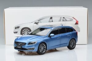 Volvo V60 D3 Power Zils FAW 1:18 9430839 Metāls — attēls 7 no 7