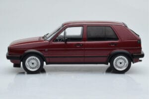 Volkswagen Golf GTI Mk2 Sarkans MCG 1:18 MCG18391 Metāls — attēls 3 no 6
