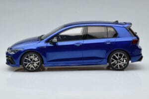 Volkswagen Golf Mk8 R Zils Otto 1:18 OT413 Sveķi — attēls 3 no 6