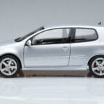 Volkswagen Golf GTI Mk5 Pirelli Edition Sudrabs Norev 1:18 188425 Metāls - image 4 of 7