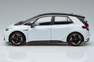Volkswagen ID.3 Balts FAW 1:18 ZVN000001WEI Metāls — attēls 4 no 7