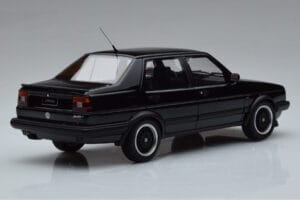 Volkswagen Jetta Mk2 Melns Otto 1:18 OT1021 Sveķi — attēls 2 no 6