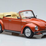 Volkswagen Beetle 1303 Kabriolets Oranžs Norev 1:18 - image 4 of 6