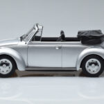 Volkswagen Beetle 1303 Kabriolets Sudrabs Norev 1:18 - image 3 of 6