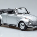 Volkswagen Beetle 1303 Kabriolets Sudrabs Norev 1:18 - image 4 of 6
