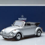 Volkswagen Beetle 1303 Kabriolets Sudrabs Norev 1:18 - image 6 of 6