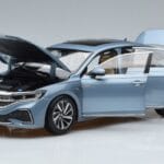 Volkswagen Passat B8 Zils FAW 1:18 ZVF000003A Metāls - image 2 of 7