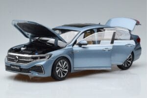 Volkswagen Passat B8 Zils FAW 1:18 ZVF000003A Metāls — attēls 2 no 7