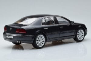 Volkswagen Phaeton V6 Mazeppa Pelēks Kyosho 1:18 08831MBK Metāls — attēls 3 no 9