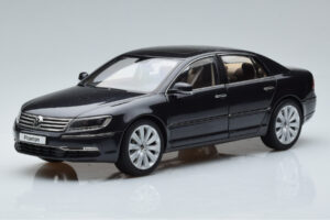 Volkswagen Phaeton V6 Mazeppa Pelēks Kyosho 1:18