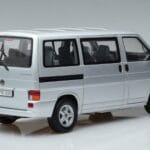 Volkswagen T4b Transporter Caravelle Minibus Schuco 1:18 450041500 Metāls - image 3 of 8